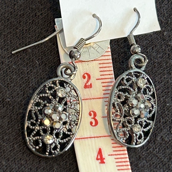 Premier Designs Stainless Floral Rhinestone, Oval Dangle Drop Pierced Earrings - Picture 3 of 4